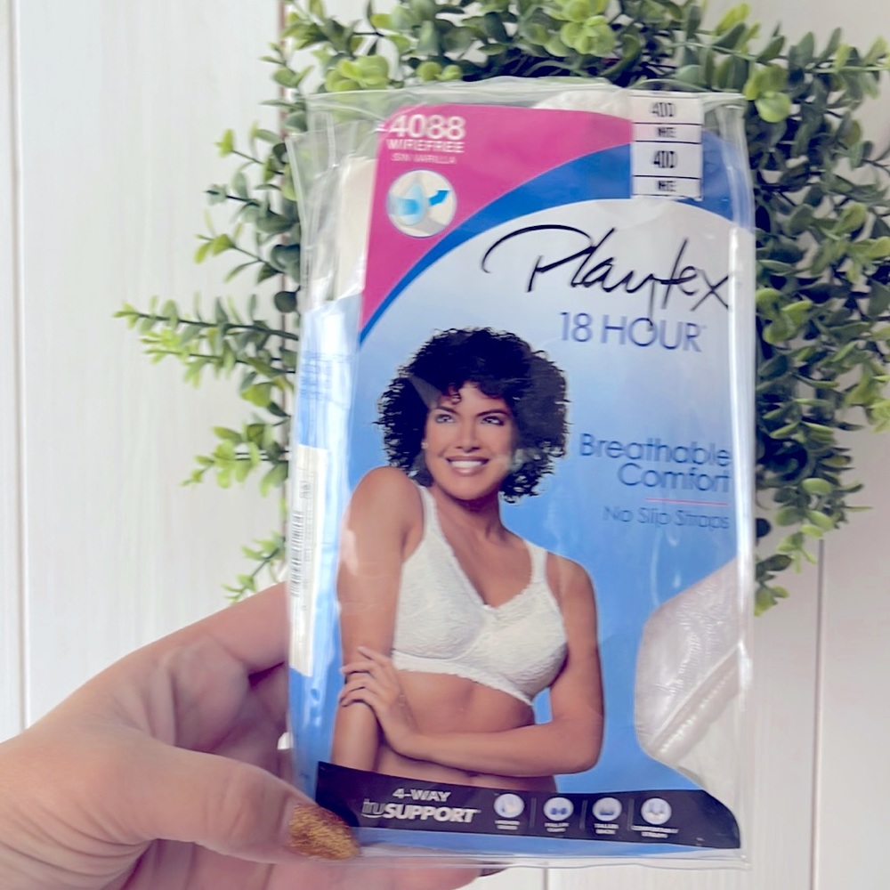 Playtex Woman’s Bra New Never Worn In It’s Original Packaging